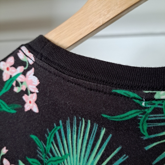 Divided | Colorful tropical floral women's t shirt,front pocket - Picture 7 of 12